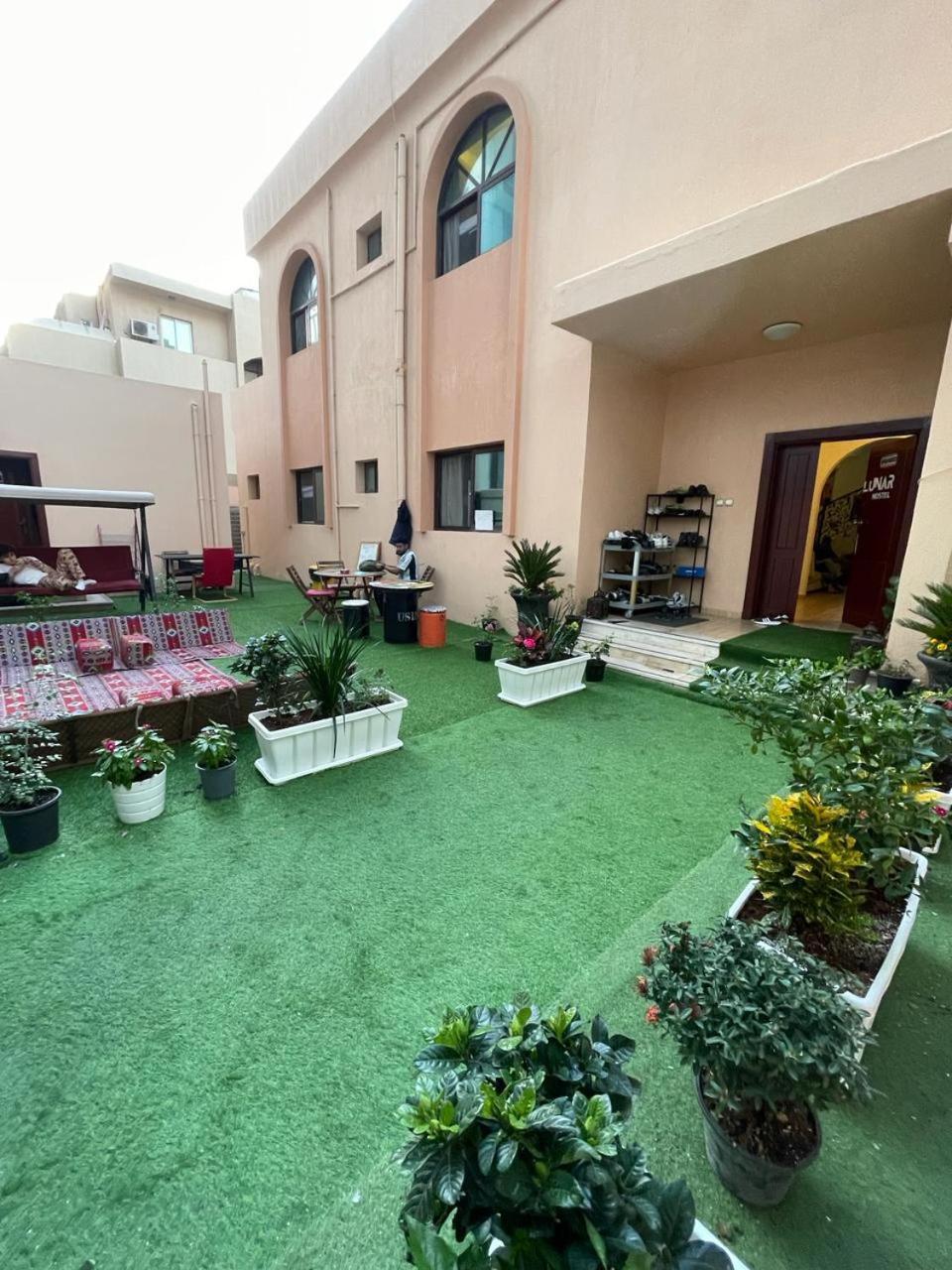 The Villa Hostel - By Lunar Abou Dabi Extérieur photo