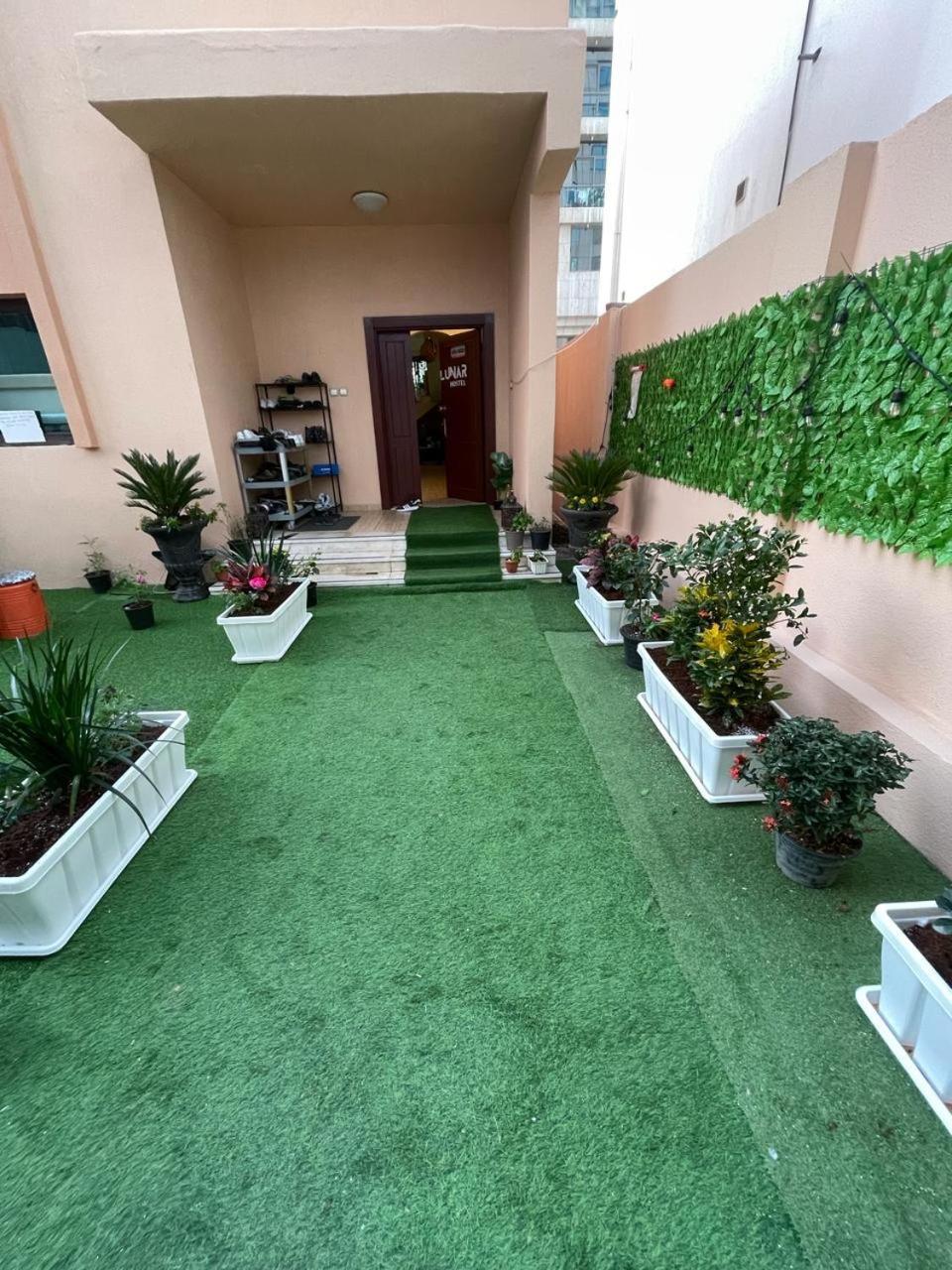 The Villa Hostel - By Lunar Abou Dabi Extérieur photo