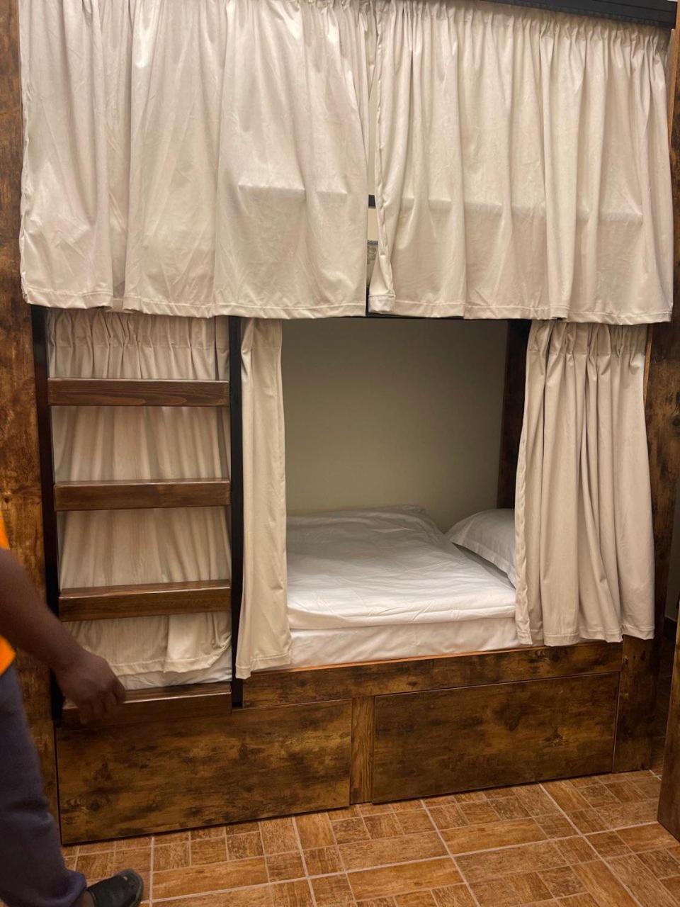 The Villa Hostel - By Lunar Abou Dabi Extérieur photo